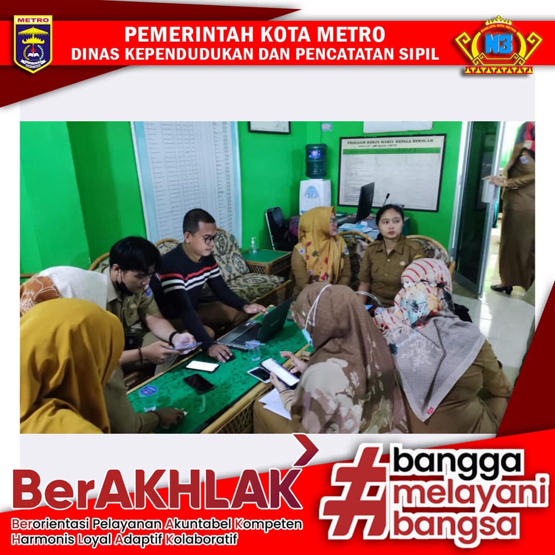 Jemput Bola pelayanan Pembuatan Identitas Kependudukan Digital (IKD) ke Sekolah se Kota Metro