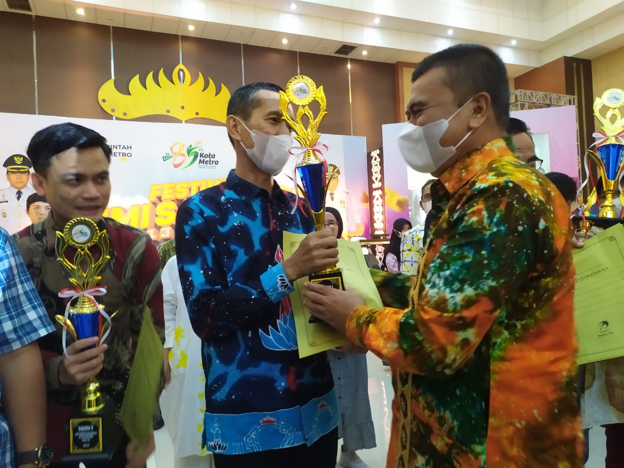 Penerimaan Piagam Penghargaan dalam rangka memeriahkan HUT Kota Metro ke 85 Tahun