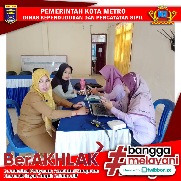 Jemput Bola Pelayanan IKD pada Pasar Murah di Kelurahan Tejoagung