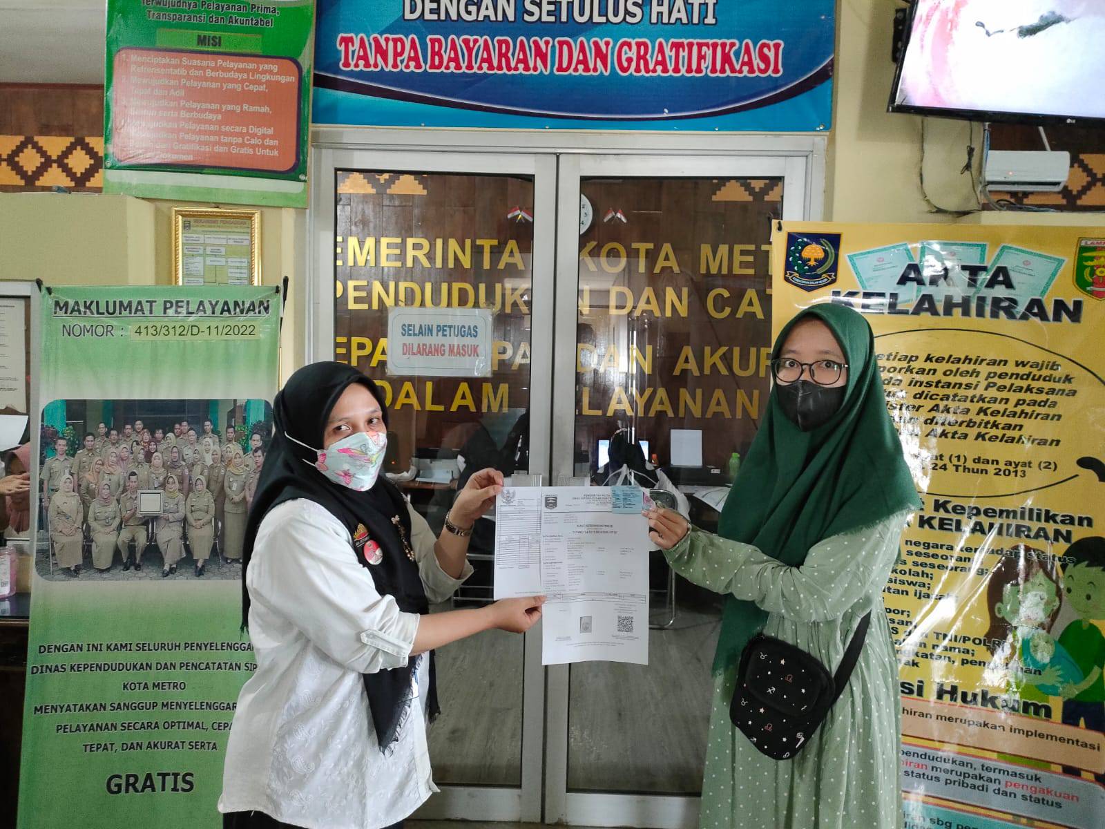 Penyerahan Dokumen Langsung Kepada Warga