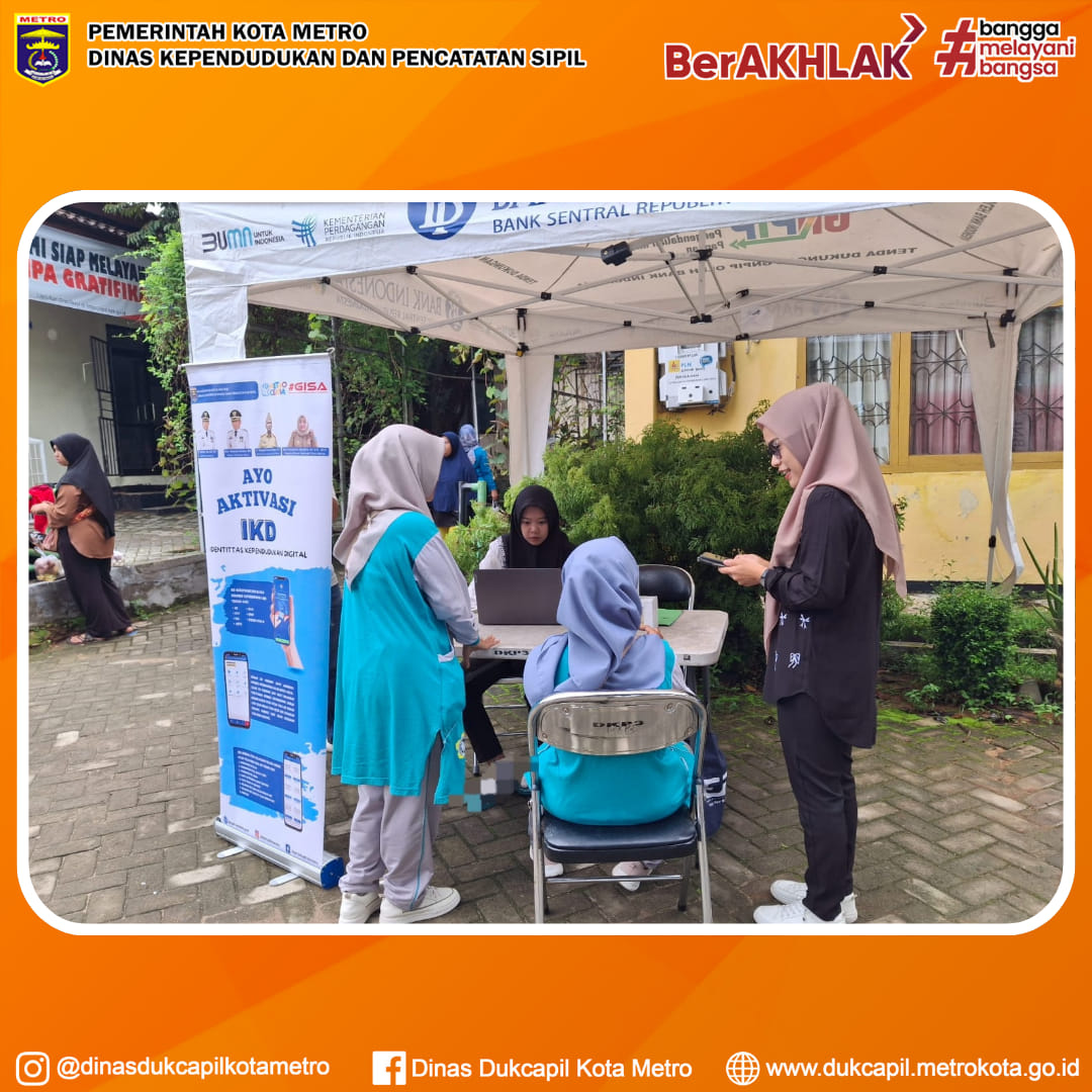 Jemput Bola Aktivasi IKD pada acara Pasar Tani Agroceria