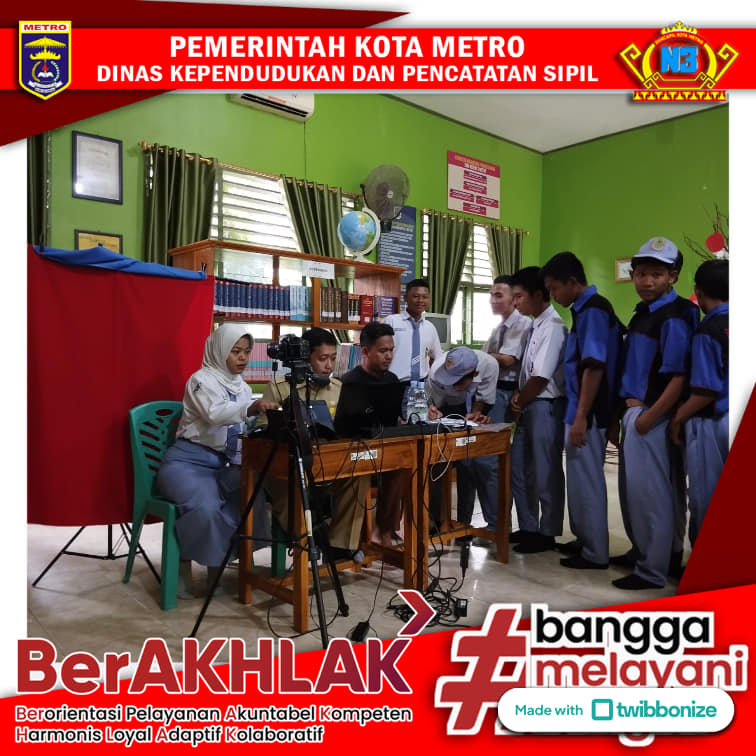 PEREKAMAN KTP-EL KELILING DAN AKTIVASI IKD KE SMK N 3 KOTA METRO